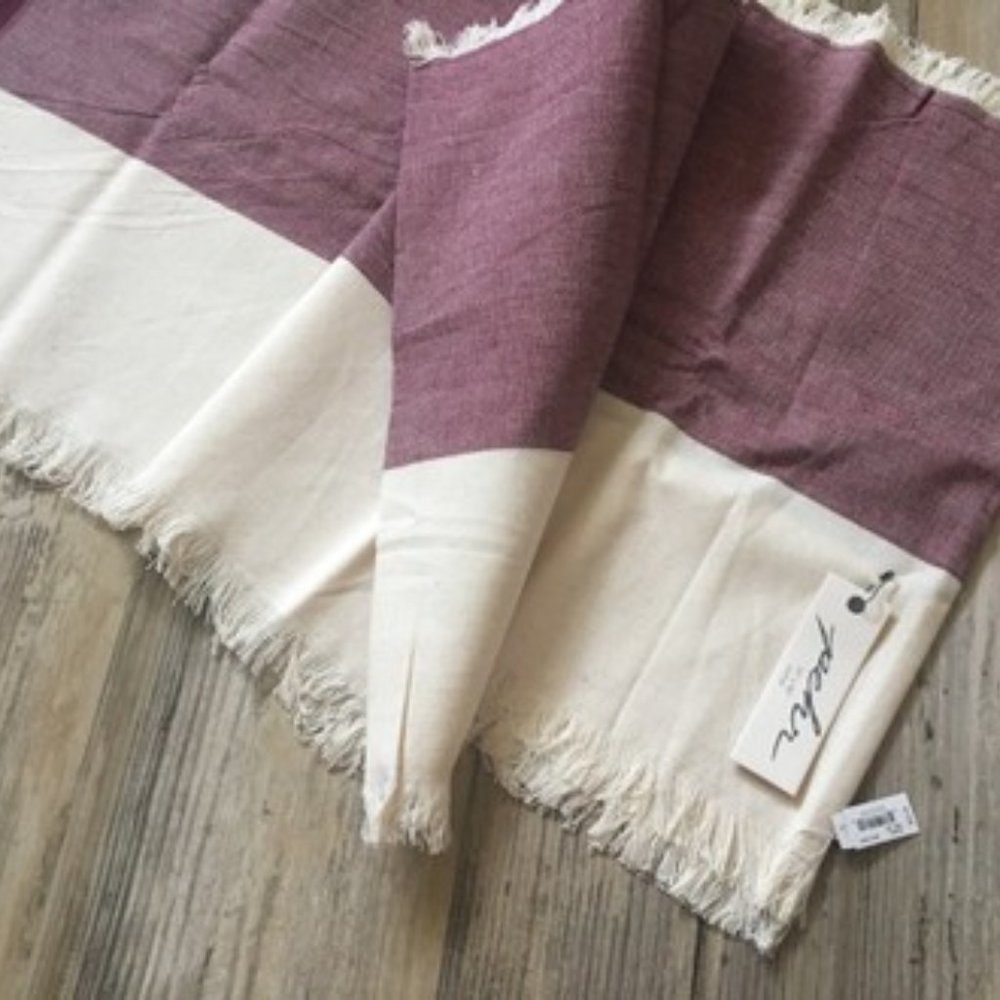 Pehr Designs Burgundy Wine & Cream Tablerunner NWT - Picture 5 of 7